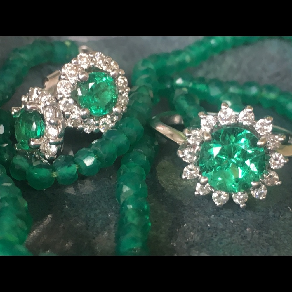 SOLD SOLD SOLD Emerald & Diamond Set - Picture 4 of 8